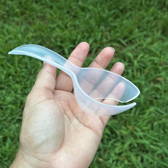 Tupperware Hard Boiled Egg Lifter Scoop Clear Color (1 PIECE) - Picture 2 of 8